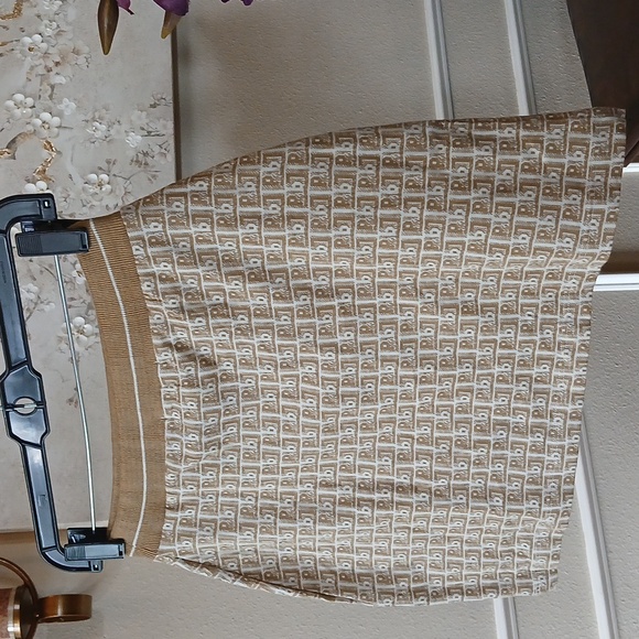 NWT Pull & Bear 100% Cotton Logo Print Mini Skirt. Size S - Picture 11 of 15